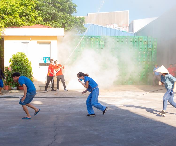 CỤM DOANH NGHIỆP VĨNH NIỆM ĐÃ KẾT HỢP CÙNG LỰC LƯỢNG CẢNH SÁT DIỄN TẬP PHƯƠNG ÁN PHÒNG CHÁY CHỮA CHÁY VÀ CỨU HỘ 2023 