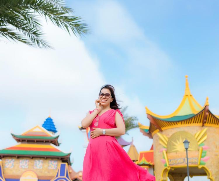 CHỊ EM ÁO DÀI ĐỒI RỒNG