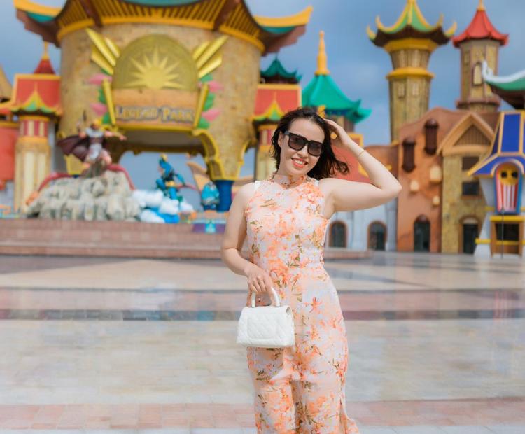 CHỊ EM ÁO DÀI ĐỒI RỒNG