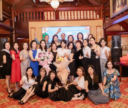 HỌP LỚP K42 ĐH HÀNG HẢI